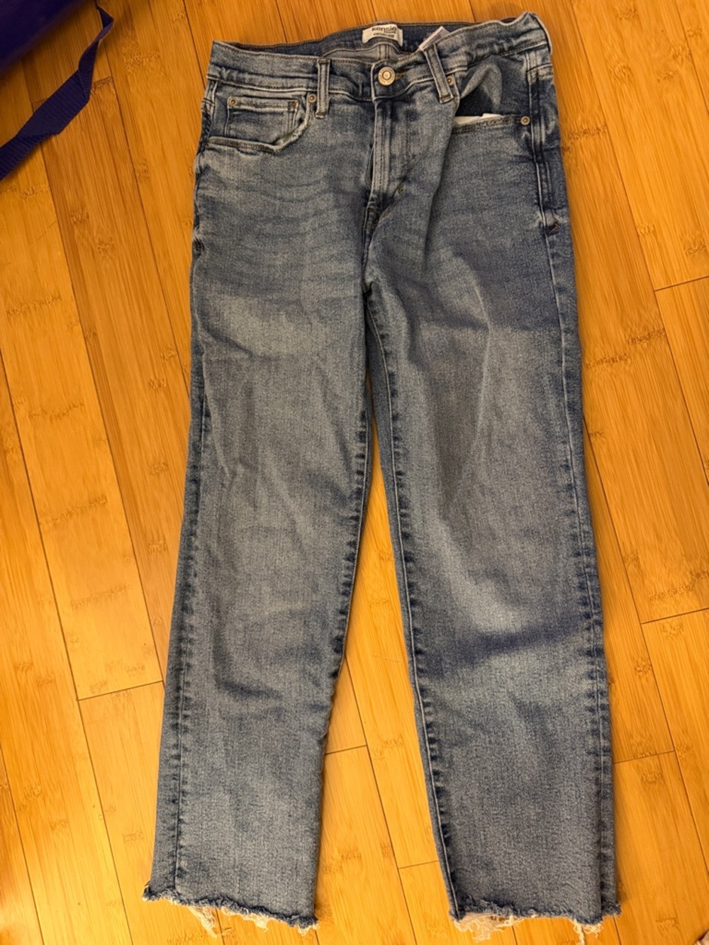 Kensie Straight Leg Jeans in Light Blue Wash